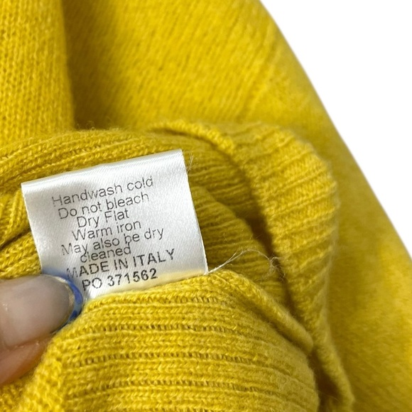 Cuyana Yellow V Neck Wool Cashmere Boxy Fit Sweater Size Large - Picture 7 of 7